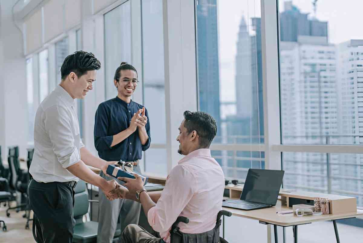 Memorable Corporate Gift Ideas for Employee Recognition
