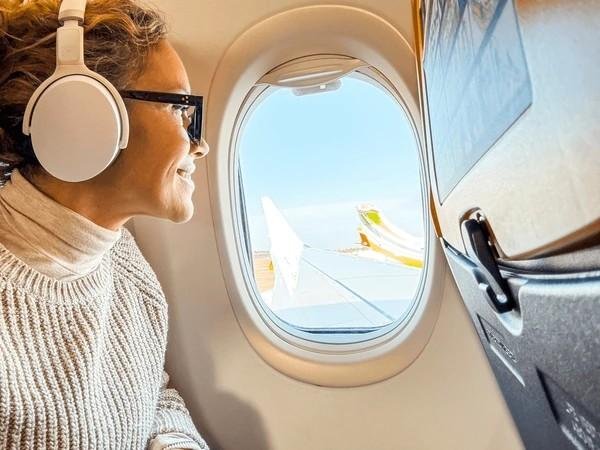 Noise-Canceling Bluetooth Headphones for Air Travel