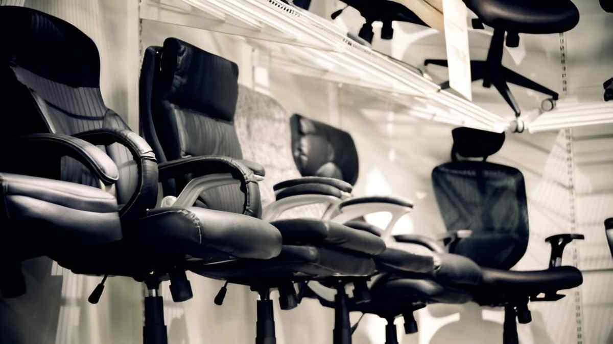 The Ultimate Buying Guide for the Best Ergonomic Office Chairs for Back Pain