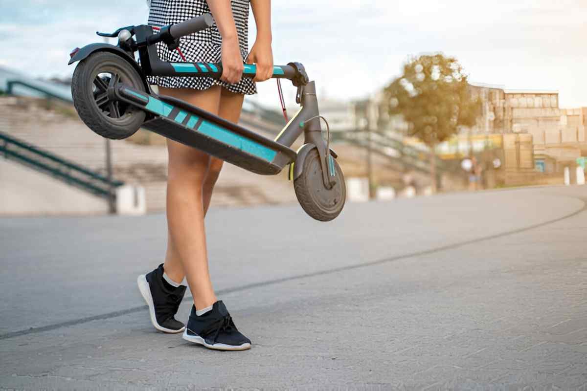 The Ultimate Buying Guide for the Best Folding Electric Scooters for Adults