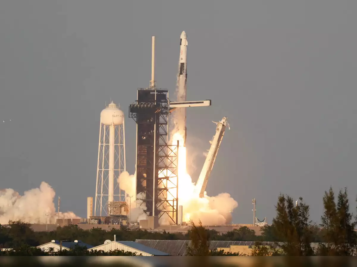 astronauts return